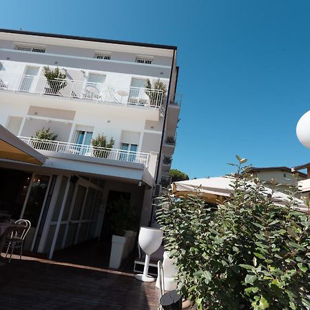 Hotel Ronchi Cervia Exterior photo