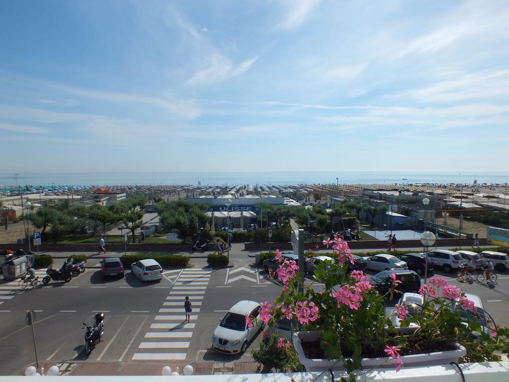 Hotel Ronchi Cervia Exterior photo